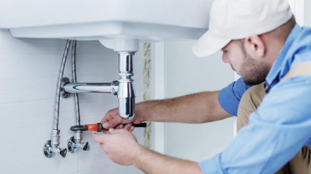 professional-plumber-e1576515346777